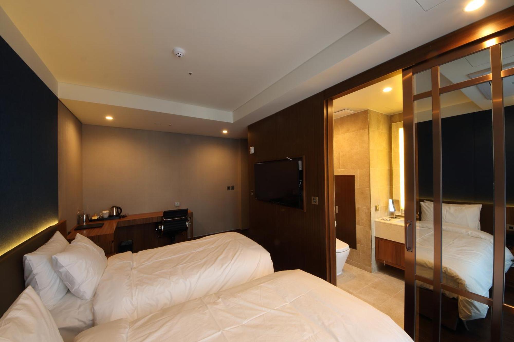 Benikea The H Hotel Hwaseong Habitación foto
